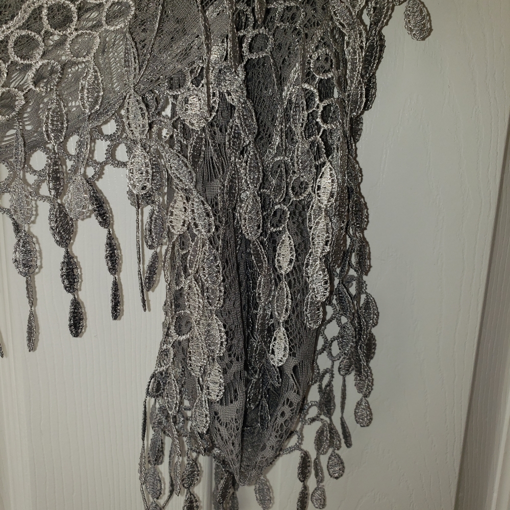 Elegant Gray Lace Scarf